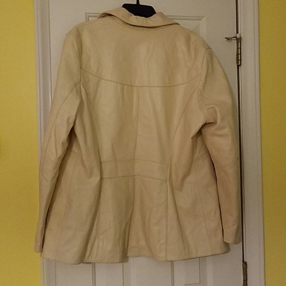 Cream Color Leather Jacket - Picture 5 of 5